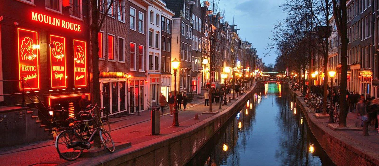 Mijden toeristen een Amsterdam zonder seks en drugs?