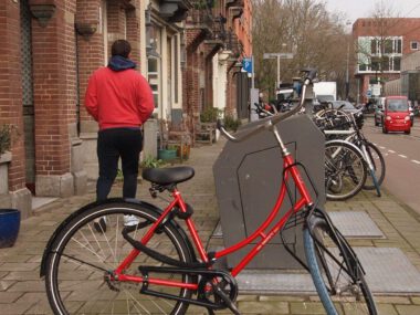 Zet Nu Een Keer Je Fiets Netjes Neer