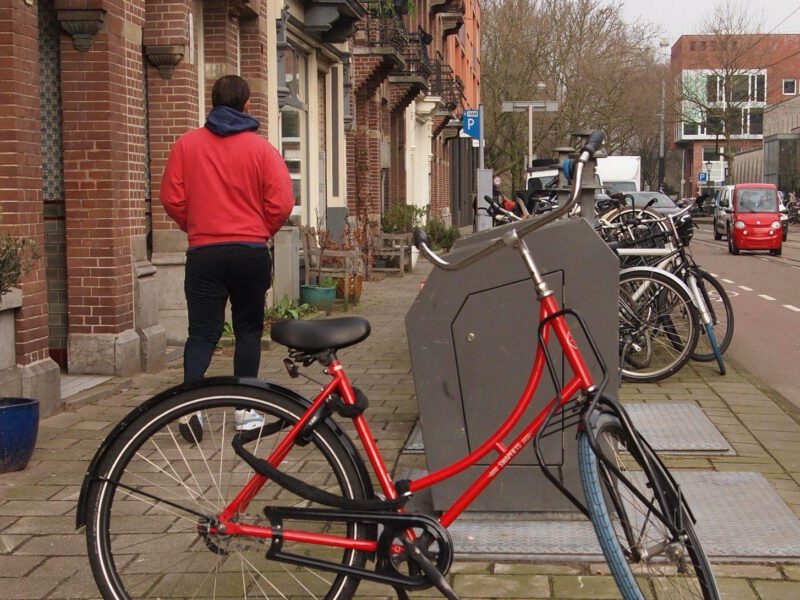 Zet Nu Een Keer Je Fiets Netjes Neer